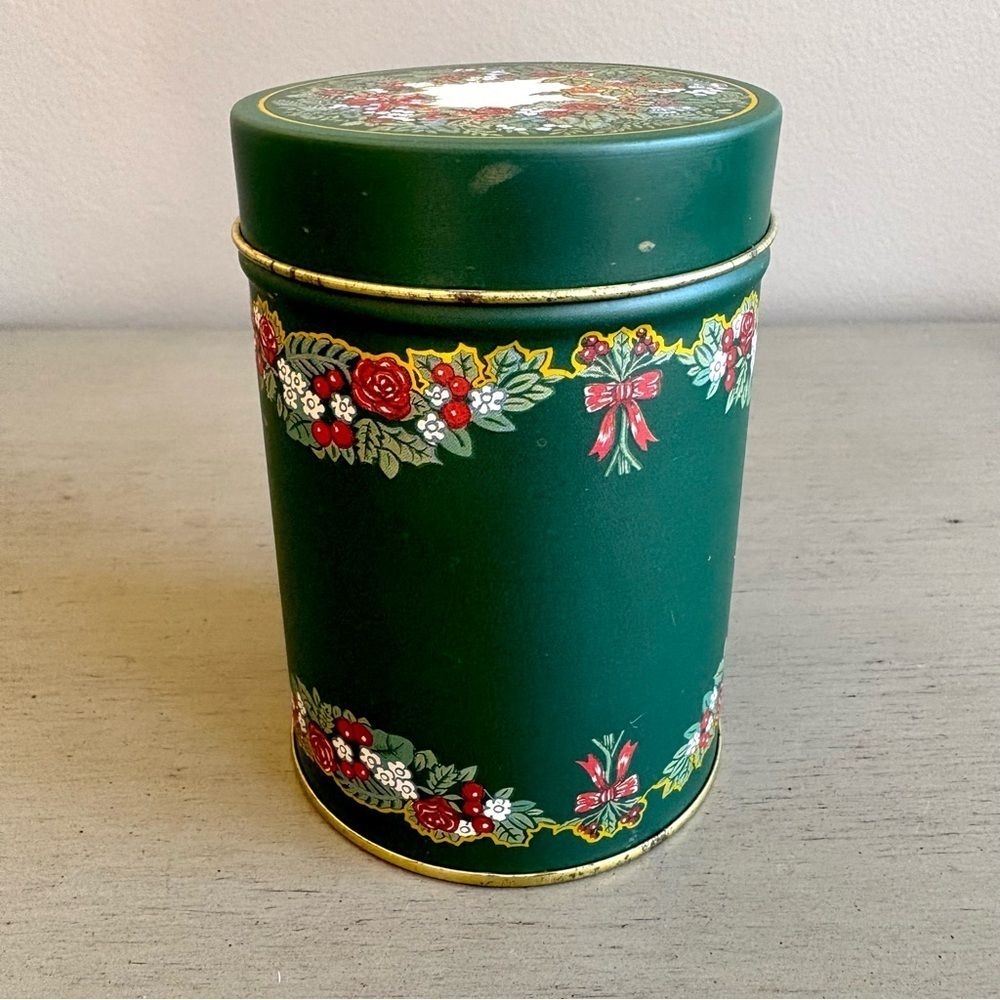 VTG Festive Christmas Holiday Round Cookie Tin Set of 3 - Multicolor Santa Holly - Picture 6 of 16